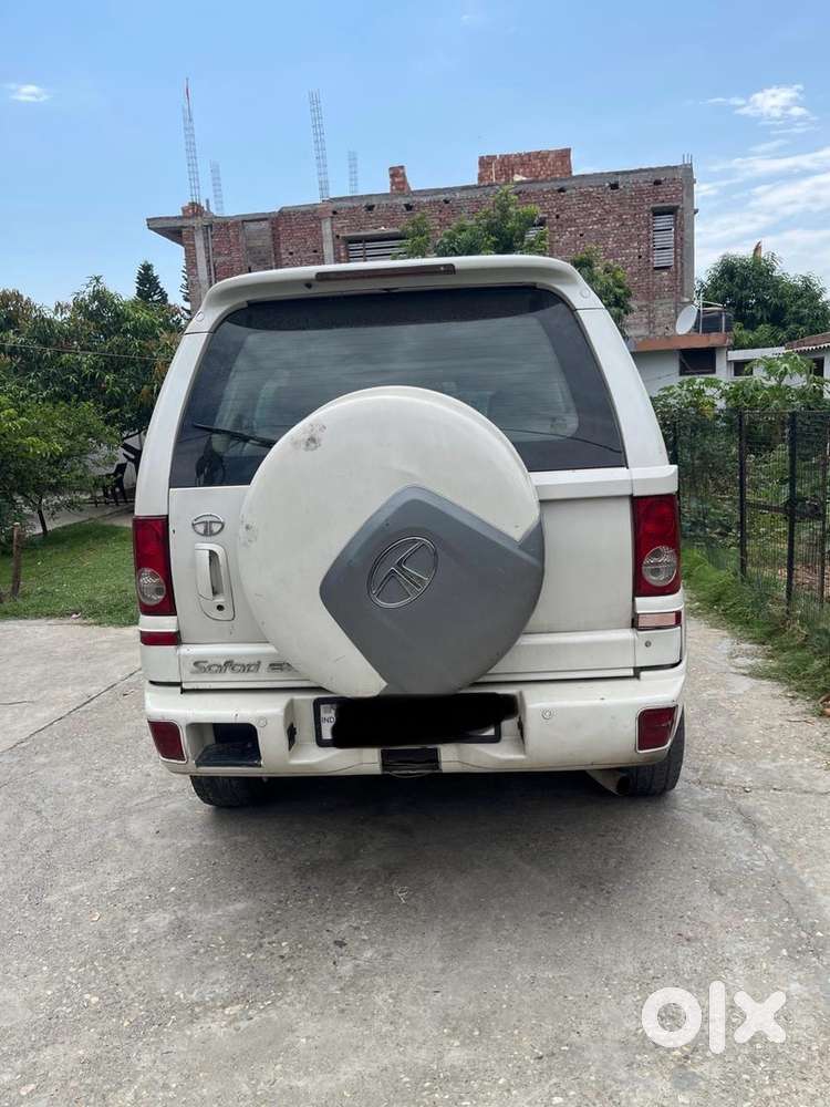 Tata Safari Dicor 2011