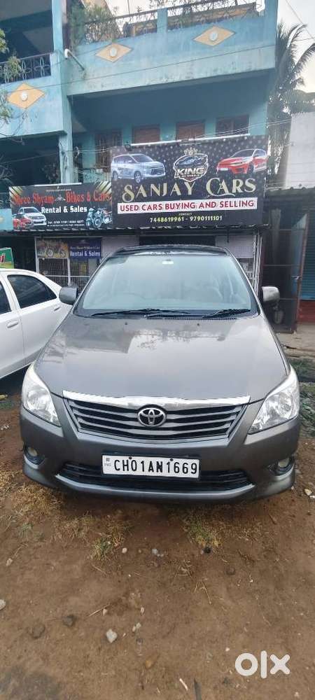 Toyota Innova 2012-2013 2.5 E Diesel Ms 8-seater, 2012, Diesel
