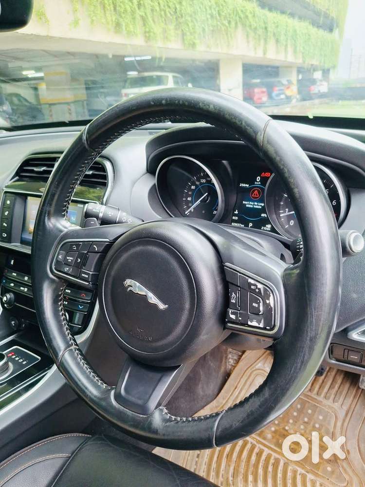 Jaguar Xe Prestige, 2017, Petrol