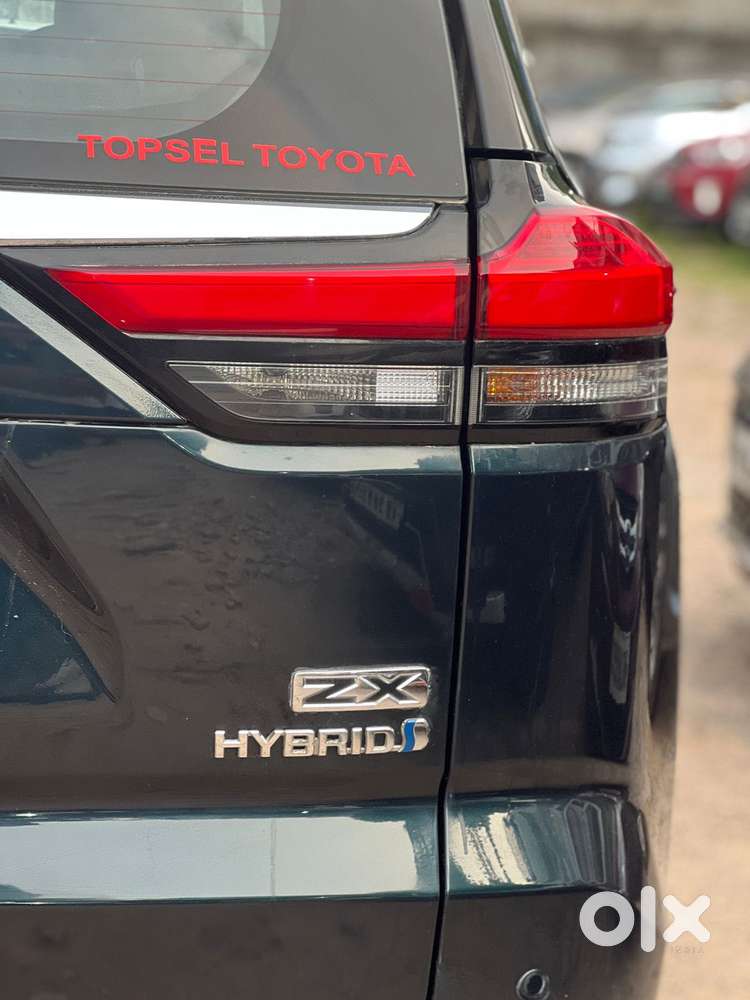 Toyota Innova Hycross 2.0 Zx Hybrid 7 Str, 2023, Cng & Hybrids