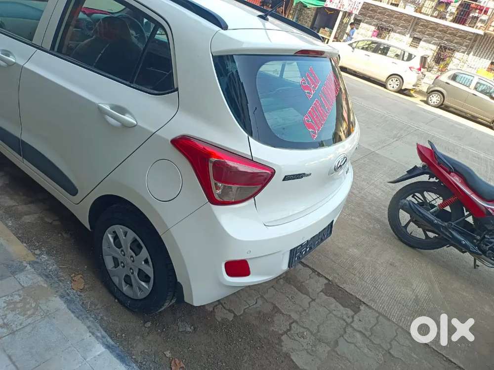 Hyundai Grand I10 2015 Diesel 102000 Km Driven