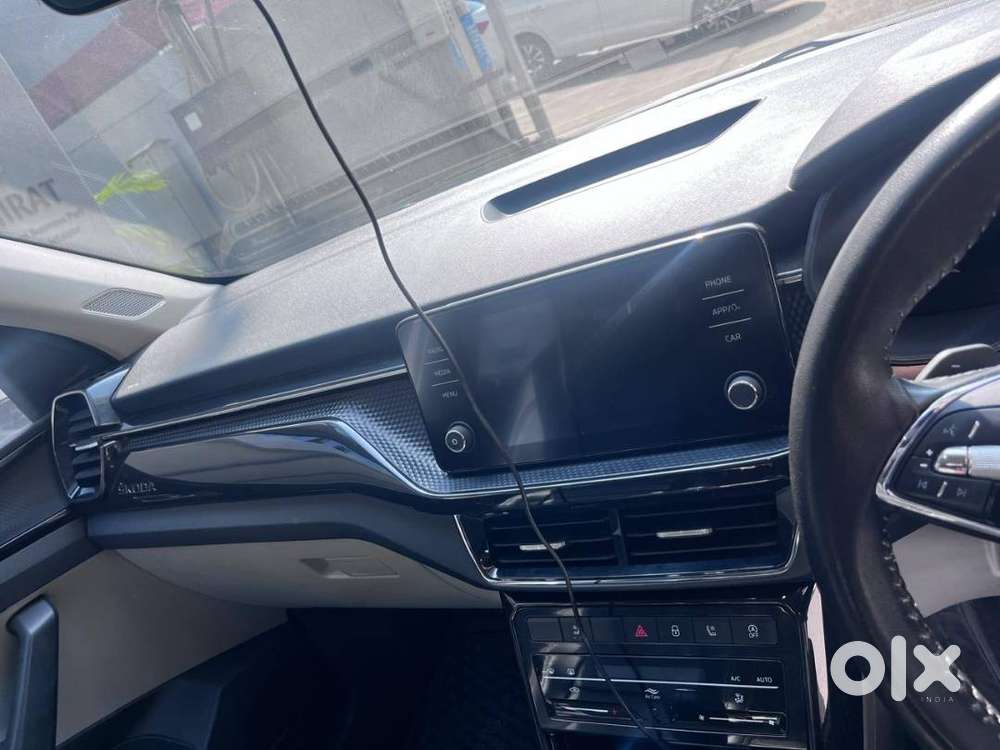 Kushaq Style 1.5 Tsi At - Candy White_sell