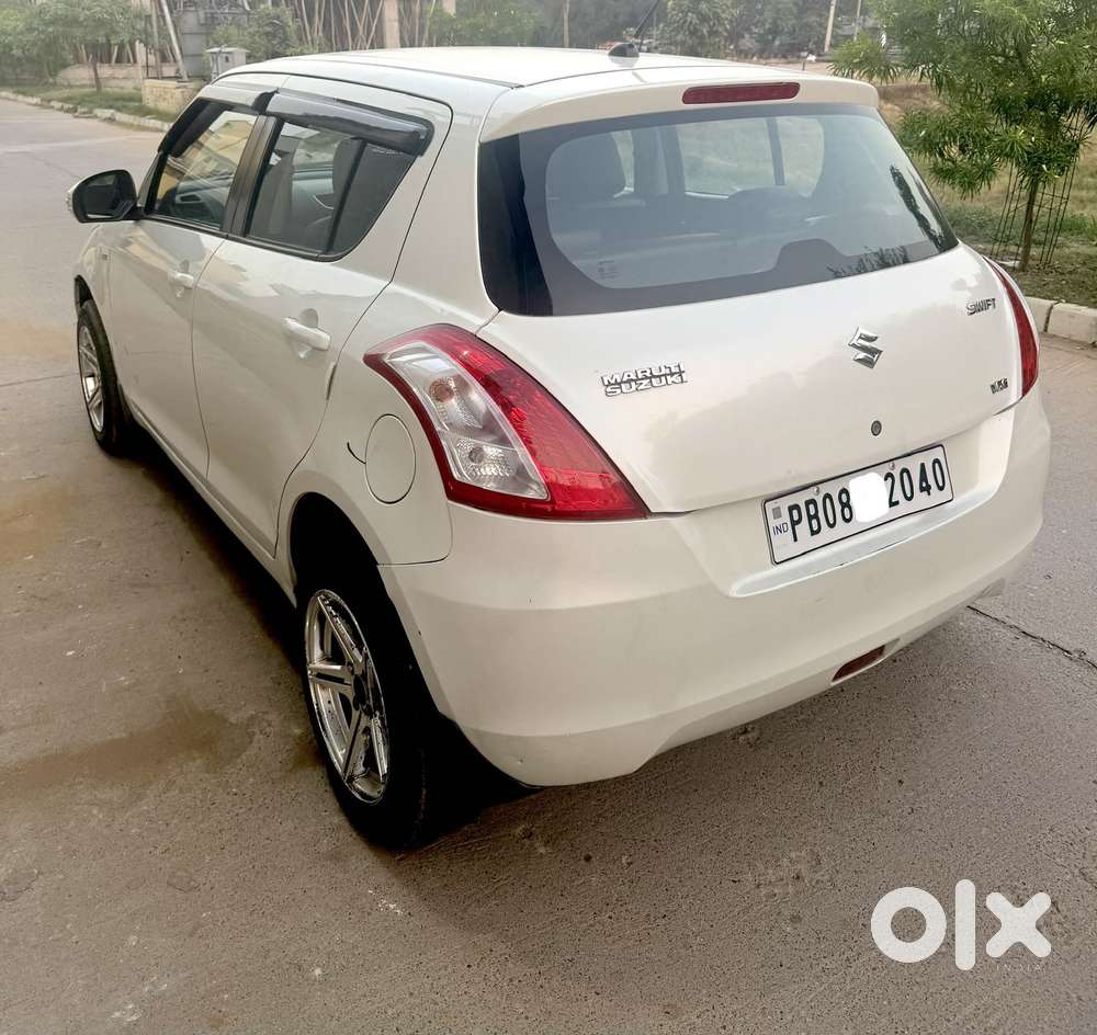 Maruti Suzuki Swift Vxi Optional, 2015, Diesel