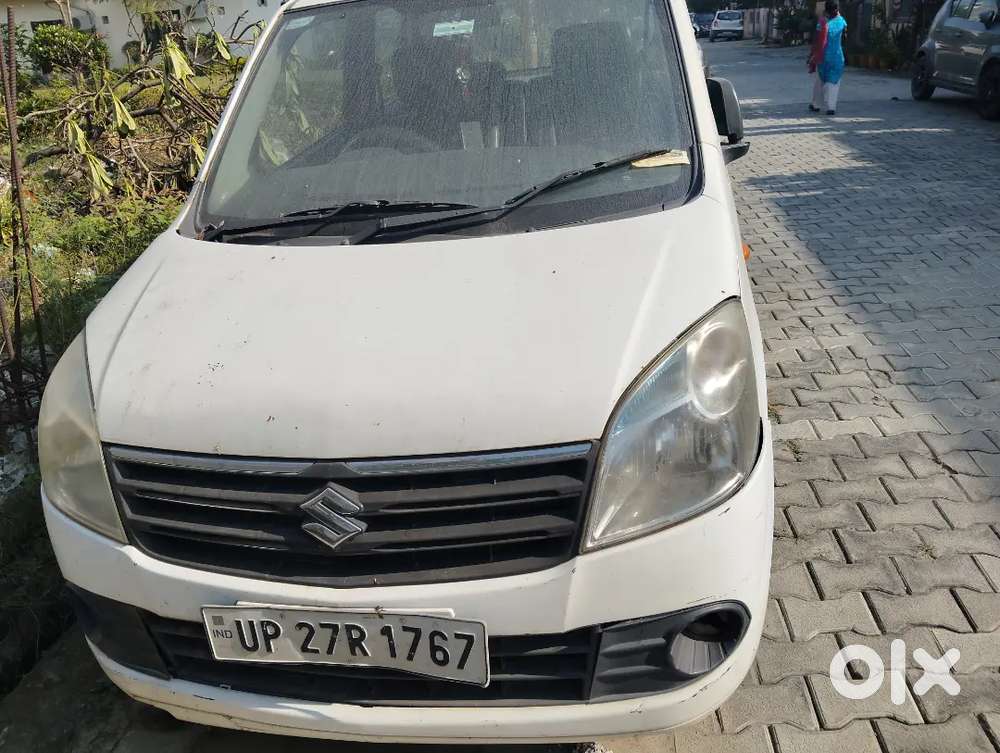 एक कार बिक्री के लिए है