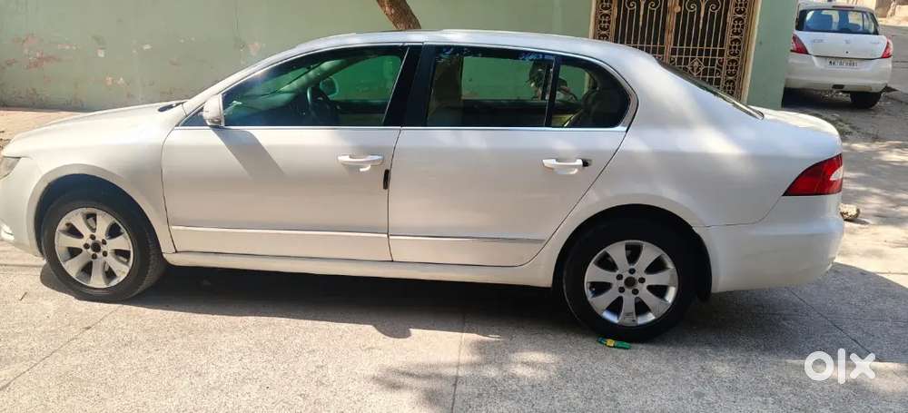 Skoda Superb 2011