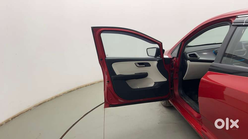 Tata Altroz Xz, 2023, Petrol