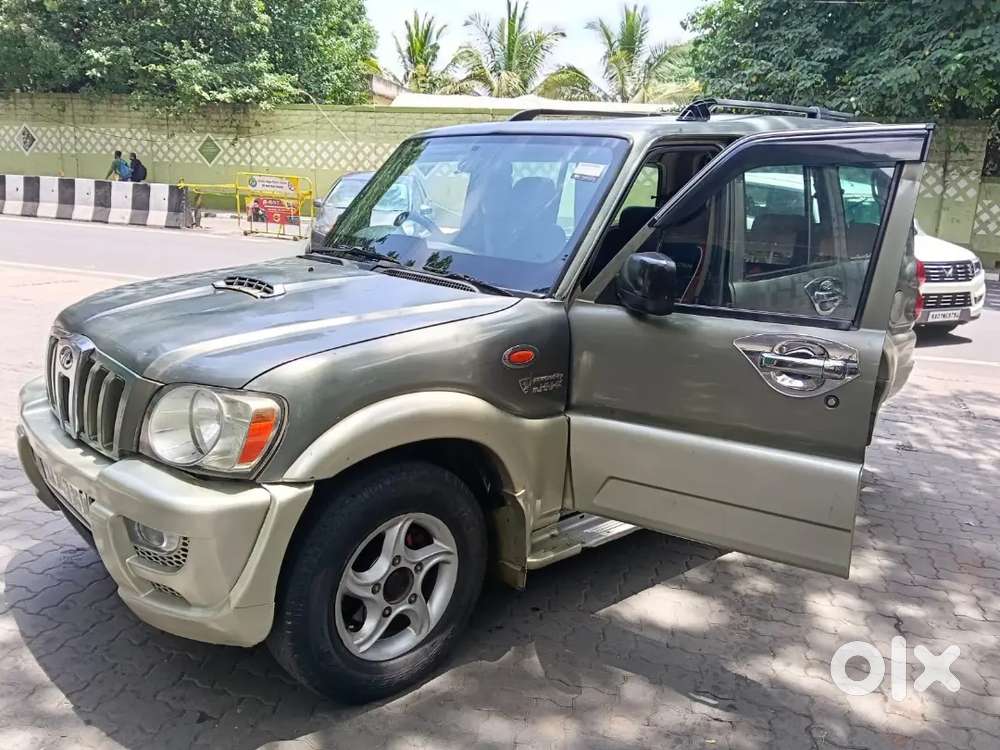 Mahindra Scorpio Classic 2010 Diesel 130000 Km Driven
