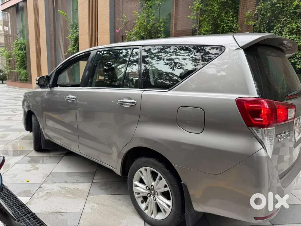 Toyota Innova Crysta Auto 2016 Diesel 150000 Km Driven