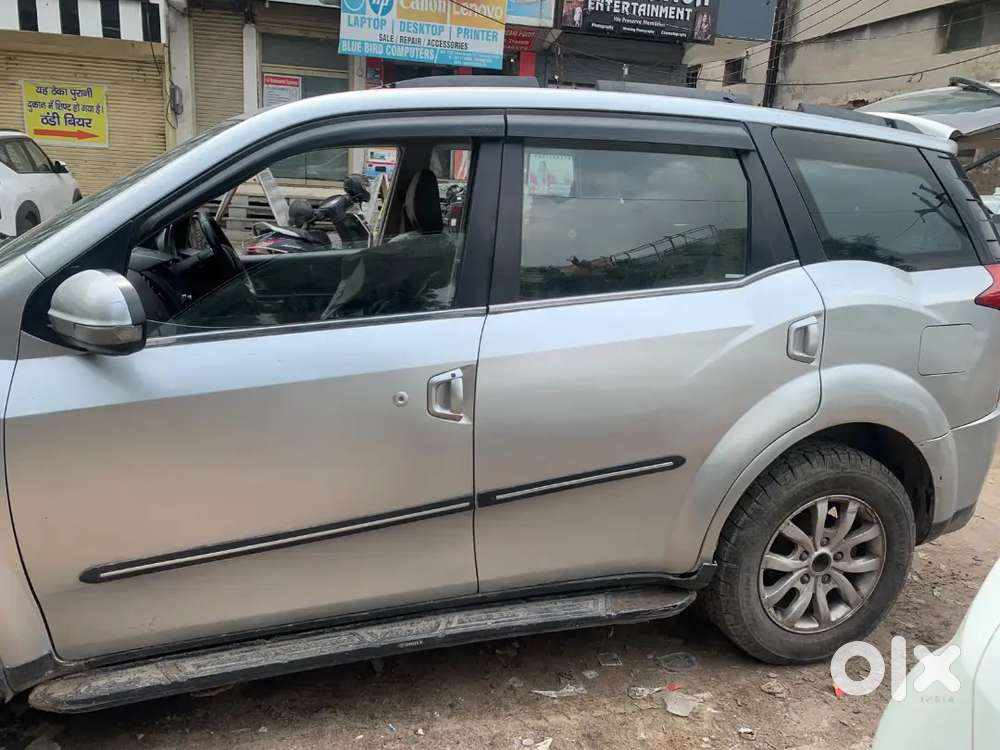 Mahindra Xuv500 W10 2016
