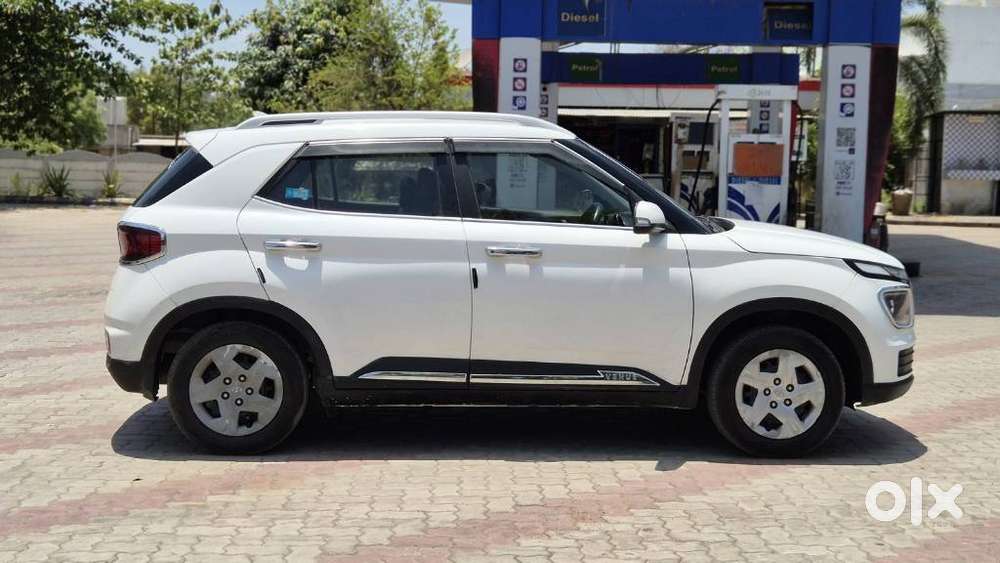 Hyundai Venue S Plus Mt 1.2 Kappa, 2021, Cng & Hybrids