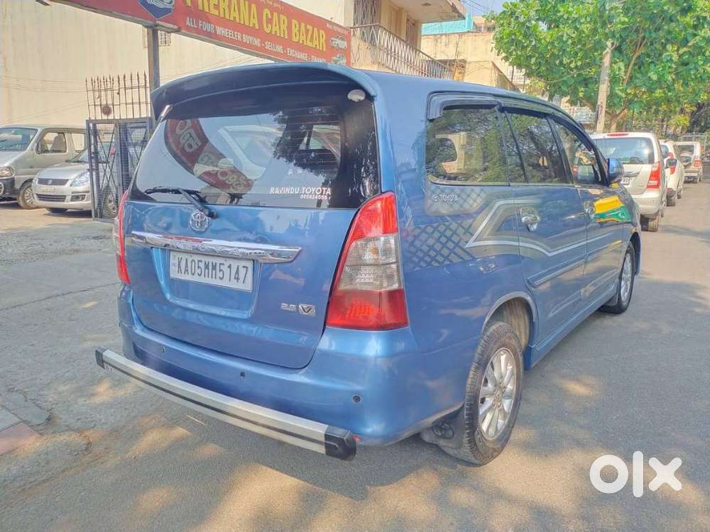 Toyota Innova 2.5 V 8 Str, 2013, Diesel