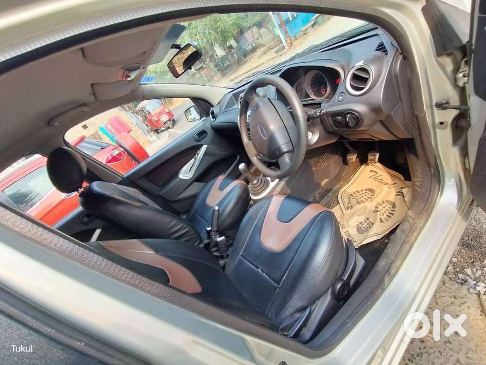 Ford Figo 1.2p Titanium Opt Mt, 2011, Petrol