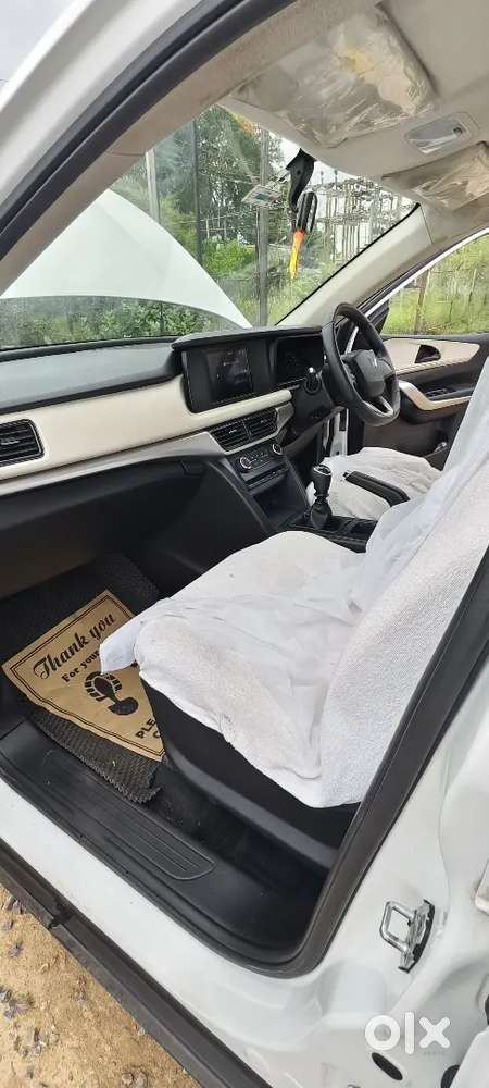 Mahindra Xuv700 Petrol 2024
