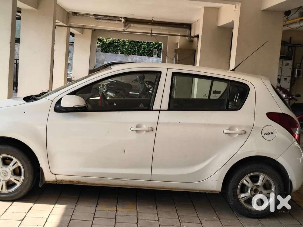 Hyundai I20 Petrol Manual 2012