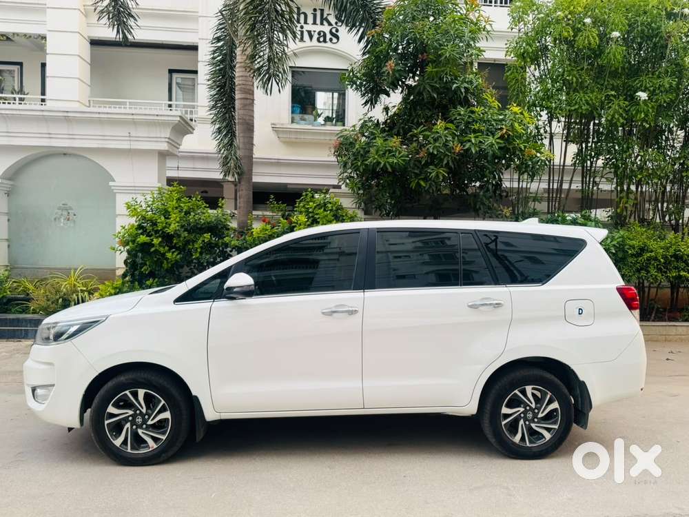 Toyota Innova Crysta 2.4 V, 2023, Diesel