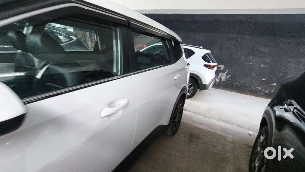 Kia Carens 2023 Premium 7 Str Turbo 1.4 Petrol Manual Company Alloys