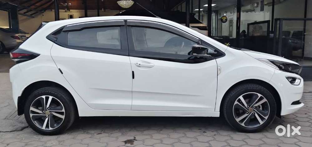 Tata Altroz 1.2 Xza Petrol Dct, 2023, Petrol