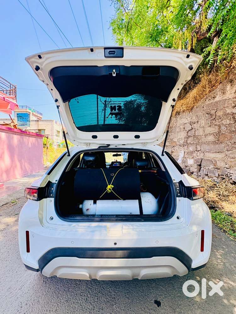 Maruti Suzuki Fronx Cng+petrol Car 2024