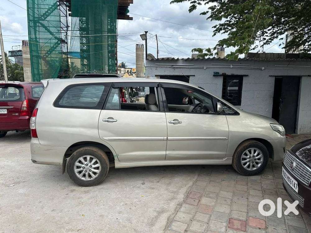Toyota Innova 2.5 V 8 Str, 2013, Diesel
