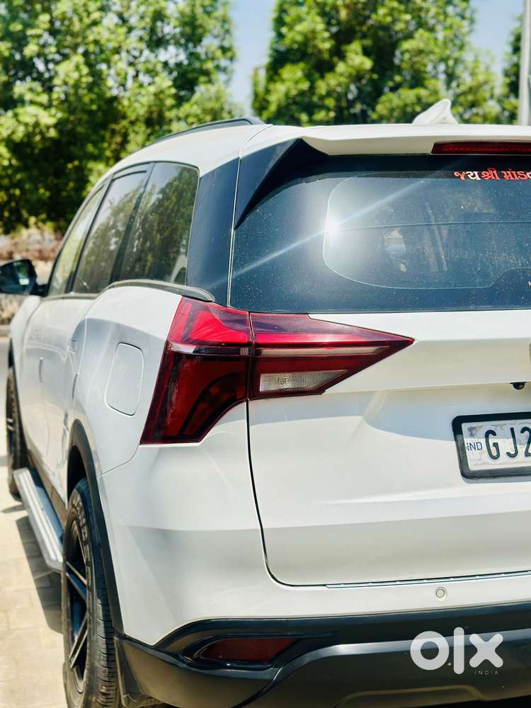 Mahindra Xuv700 2.0 Mx Petrol Mt 5 Str, 2022, Petrol
