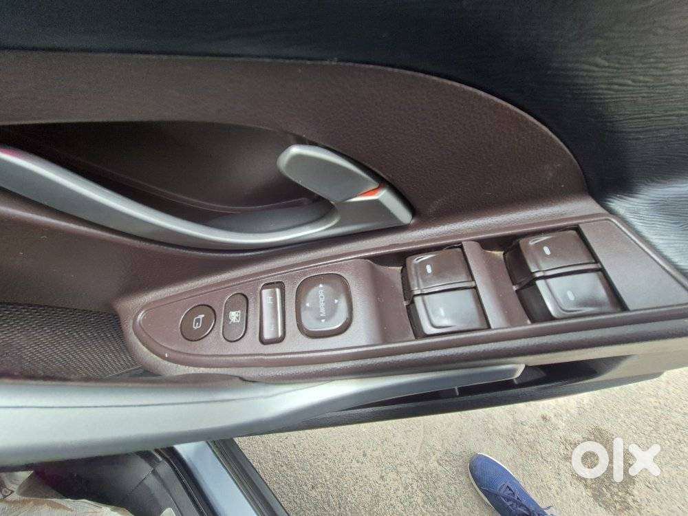 Mahindra Xuv500 W8 2wd, 2014, Petrol