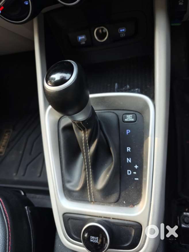 Hyundai Venue 1.0 S (o) Turbo Dct, 2025, Petrol