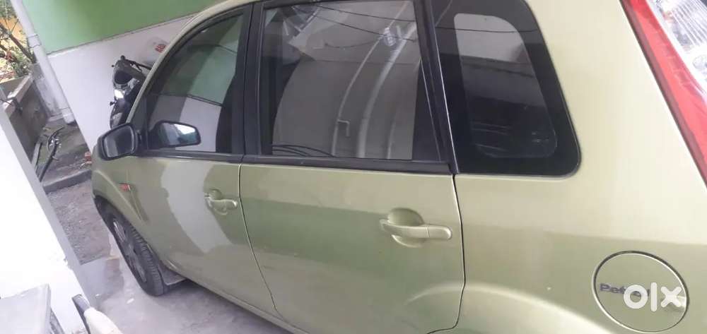 Ford Figo 2010 Petrol 45000 Km Driven
