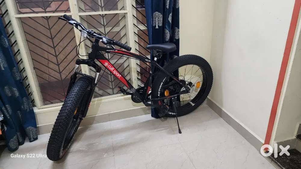 Cult Sport Fat Bike 26 inches tyres and 21 Gears by Shimano