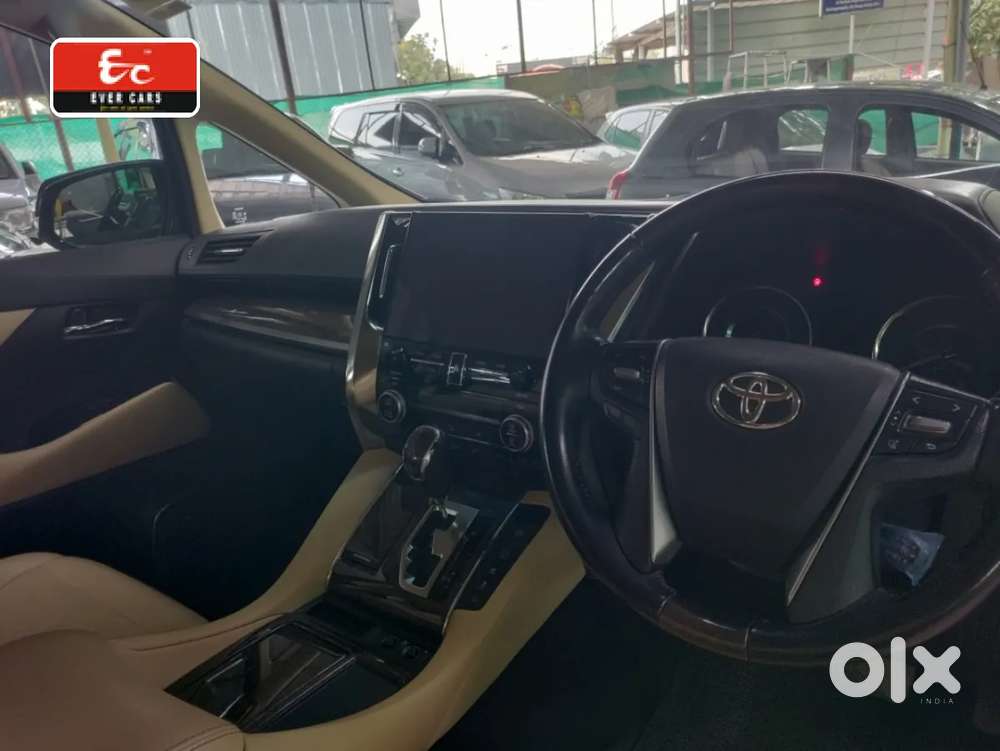 Toyota Vellfire, 2022, Petrol