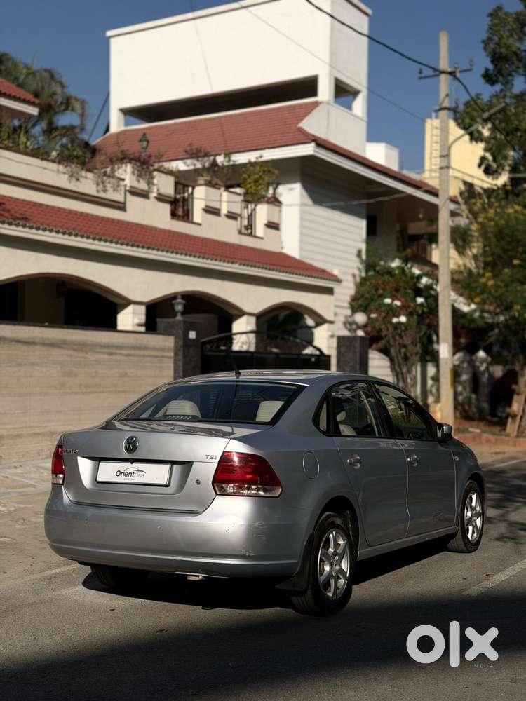 Volkswagen Vento 1.5 Highline Plus At 16 Alloy, 2014, Petrol