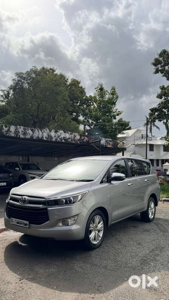 Innova Crysta 2.8z
