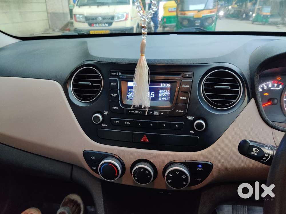 Hyundai Grand I10 Sportz, 2015, Petrol