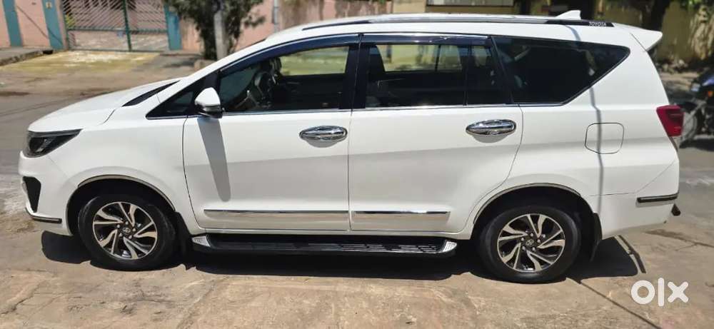 Toyota Innova Crysta