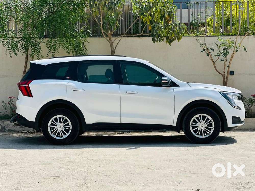 Mahindra Xuv700 2.2 Mx Diesel Mt 5 Str, 2022, Diesel