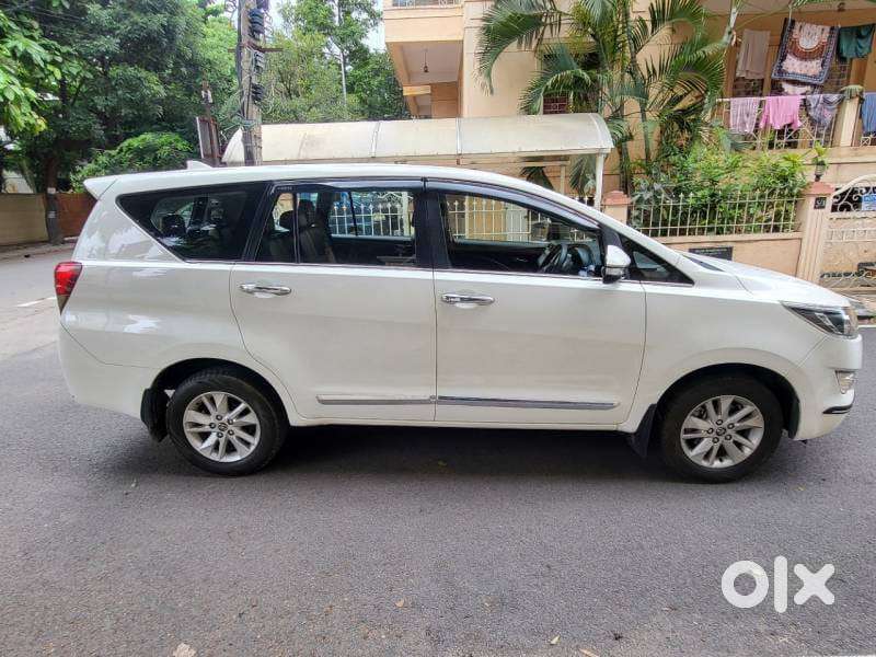 Toyota Innova Crysta 2.7 Gx At 8s, 2016, Petrol