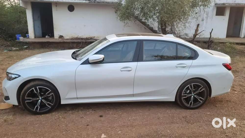 Bmw 3 Series 2024 Petrol 17500 Km Driven