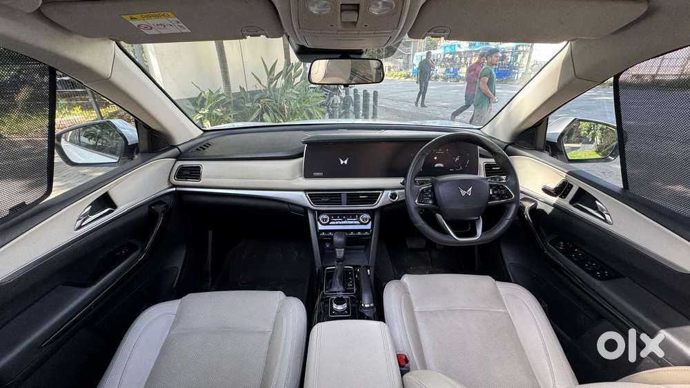 Mahindra Xuv700 2.2 Ax 7 Diesel At Str, 2025, Diesel