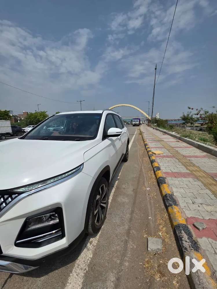 Mg Hector Plus Savvy Pro 7str