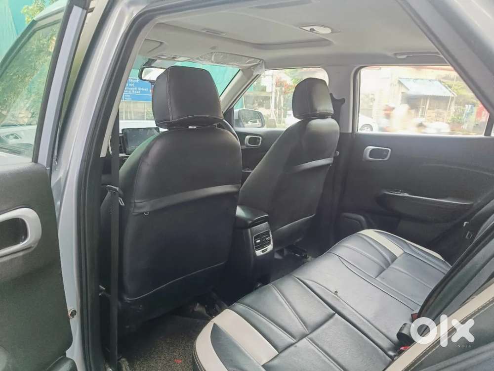 Hyundai Venue Sx (o) Mt 1.0 Turbo Dual Tone, 2021, Petrol