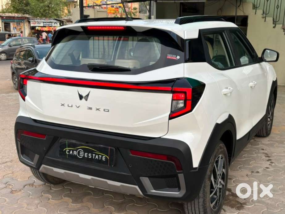 Mahindra Xuv 3xo Ax5 Pm Mt, 2025, Petrol