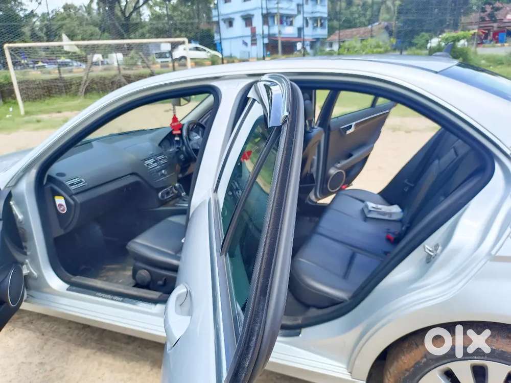 Mercedes-benz C-class 2009 Km Driven