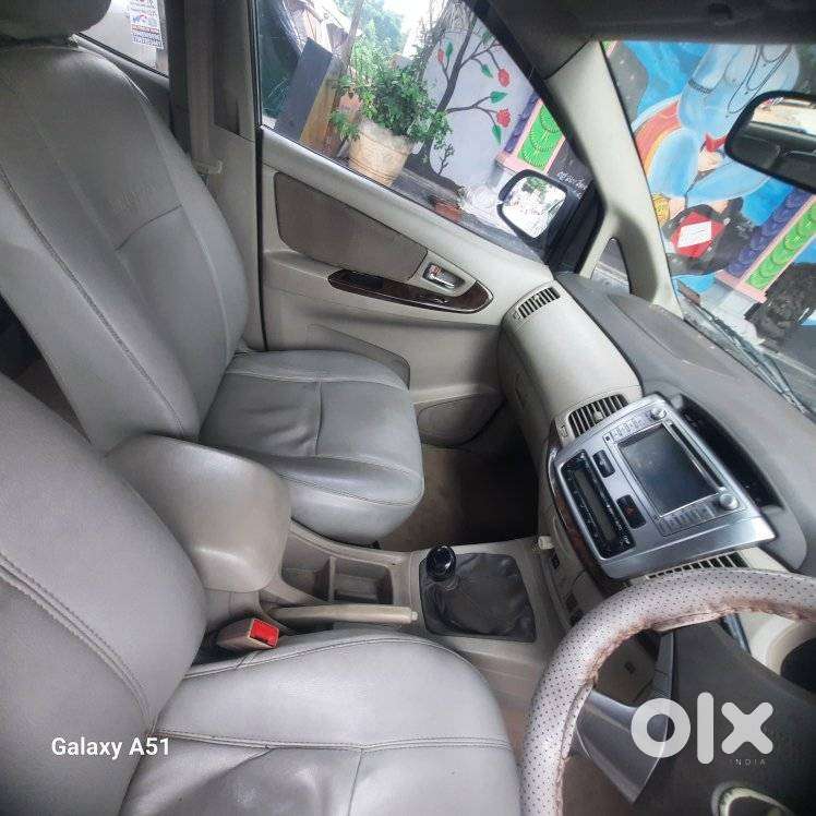 Toyota Innova 2.5 Vx 8 Seater Bs Iv, 2014, Diesel