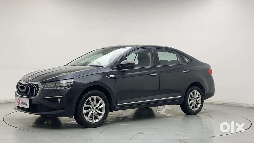 Skoda Slavia Ambition 1.0l Tsi At, 2023, Petrol