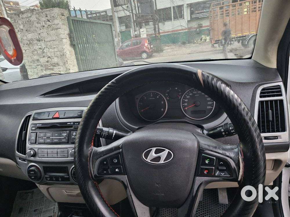 Hyundai I20 Sportz 1.4 Crdi 6 Speed Bs-iv, 2014, Diesel