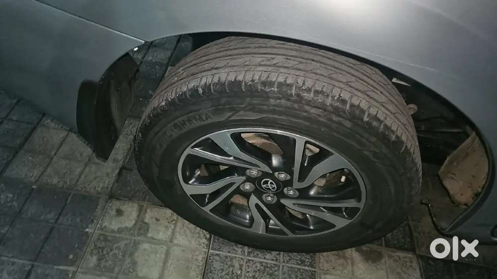 Toyota Innova Crysta 2022 2.4 G Mt 8 Str Delhi Registered