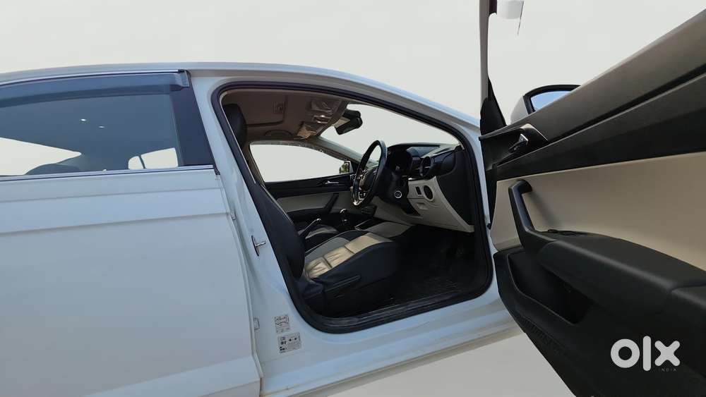 Skoda Slavia Style 1.0l Tsi Mt, 2022, Petrol