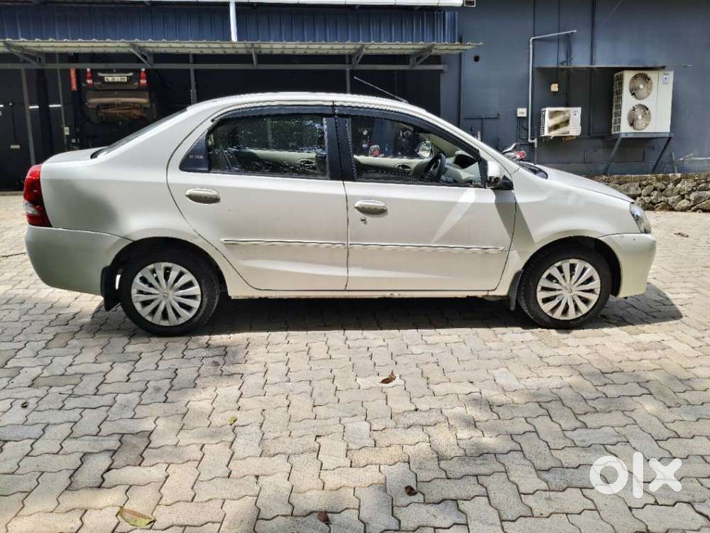 Toyota Etios 1.5 V, 2016, Petrol