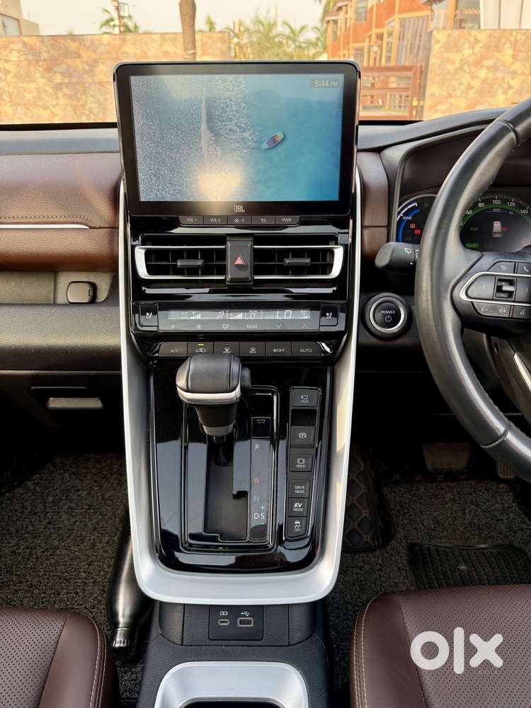 Toyota Innova Hycross 2.0 Zx Hybrid 7 Str, 2023, Petrol