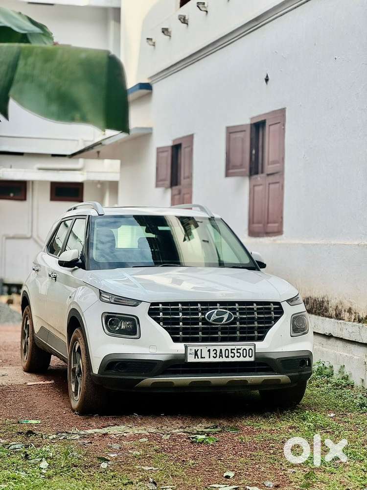Hyundai Venue Full Option 2019 Petrol 46000 Km Driven