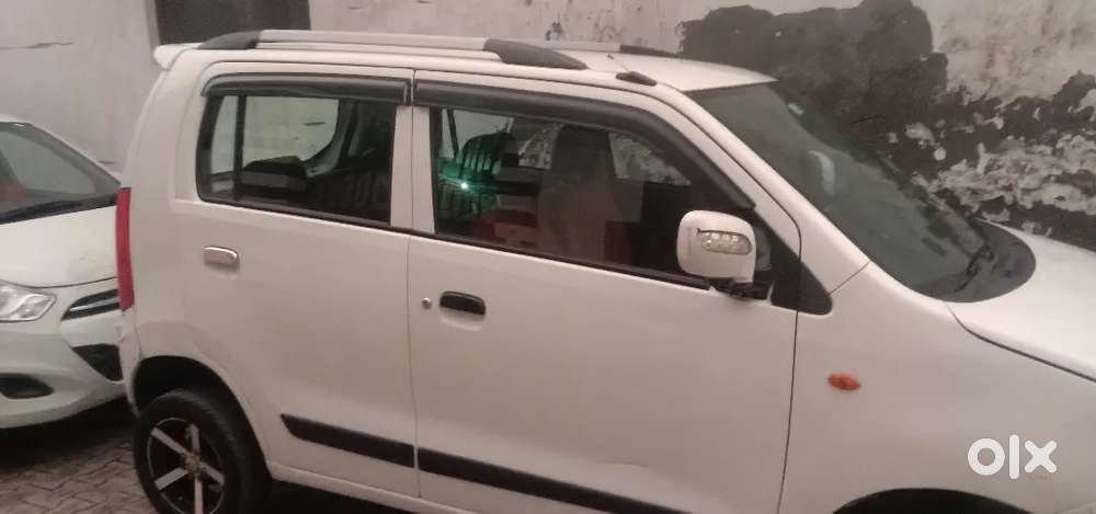 Maruti Suzuki Wagon R Lxi 2017 ,alloy Wheel Touch Screen Center Lock